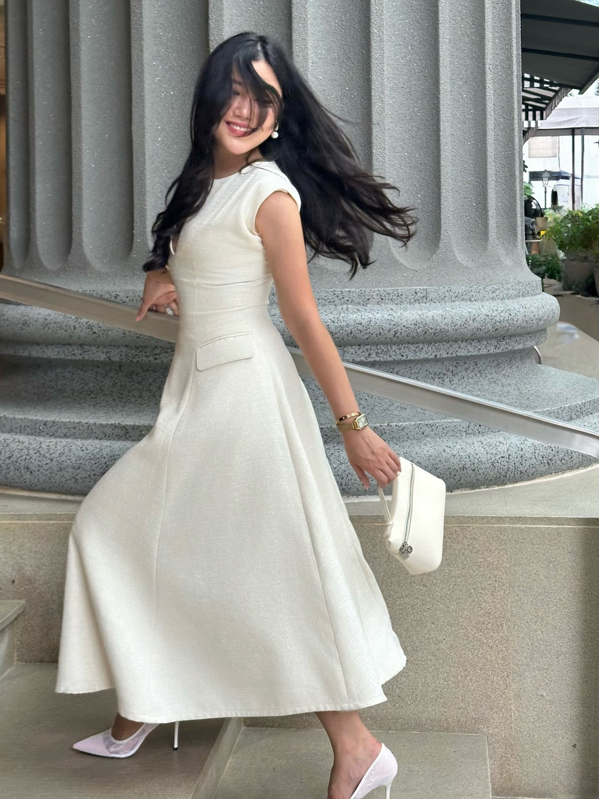 Blair maxi dress is now available via Lazada, Shopee #rvblairmaxidress 3,990.-