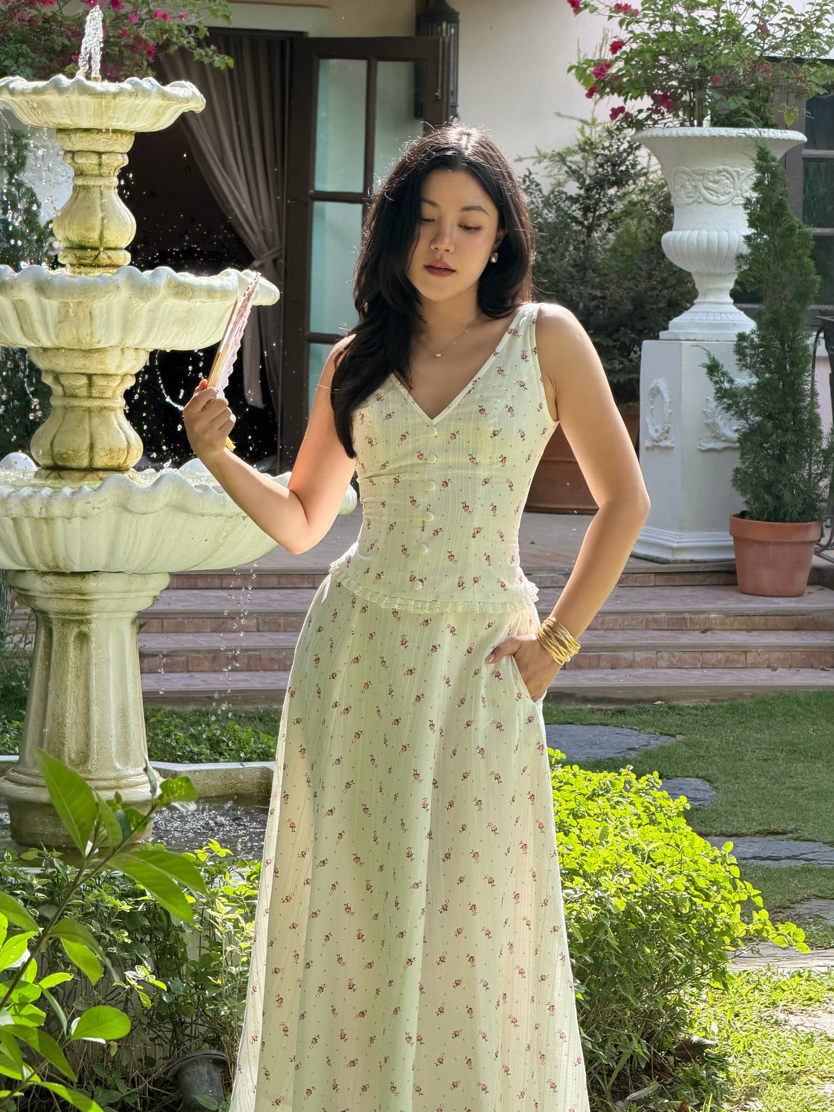 Rosette top paired with Rosette maxi skirt in white floral 🤍🌸#rvrosettetop #rvrosettemaxiskirt
