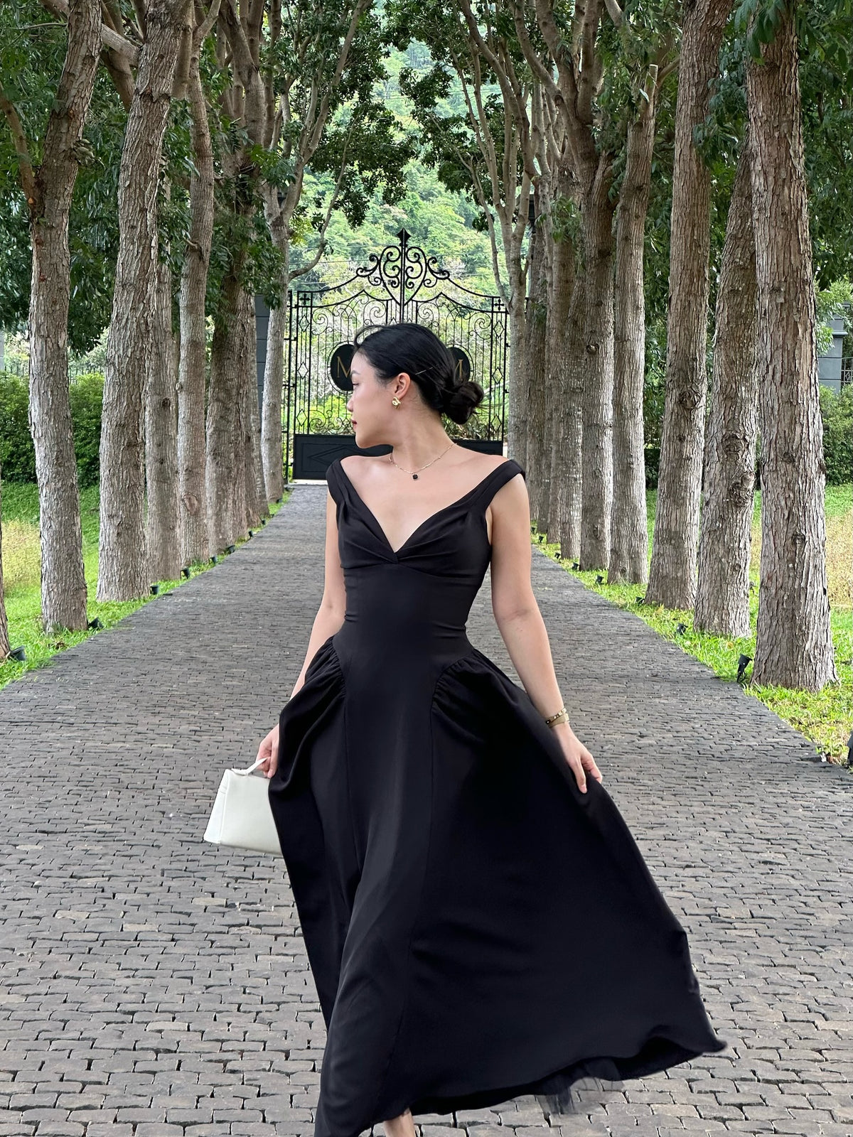 Vivienne maxi dress is now available via Lazada, Shopee 🦋#rvviviennemaxidress