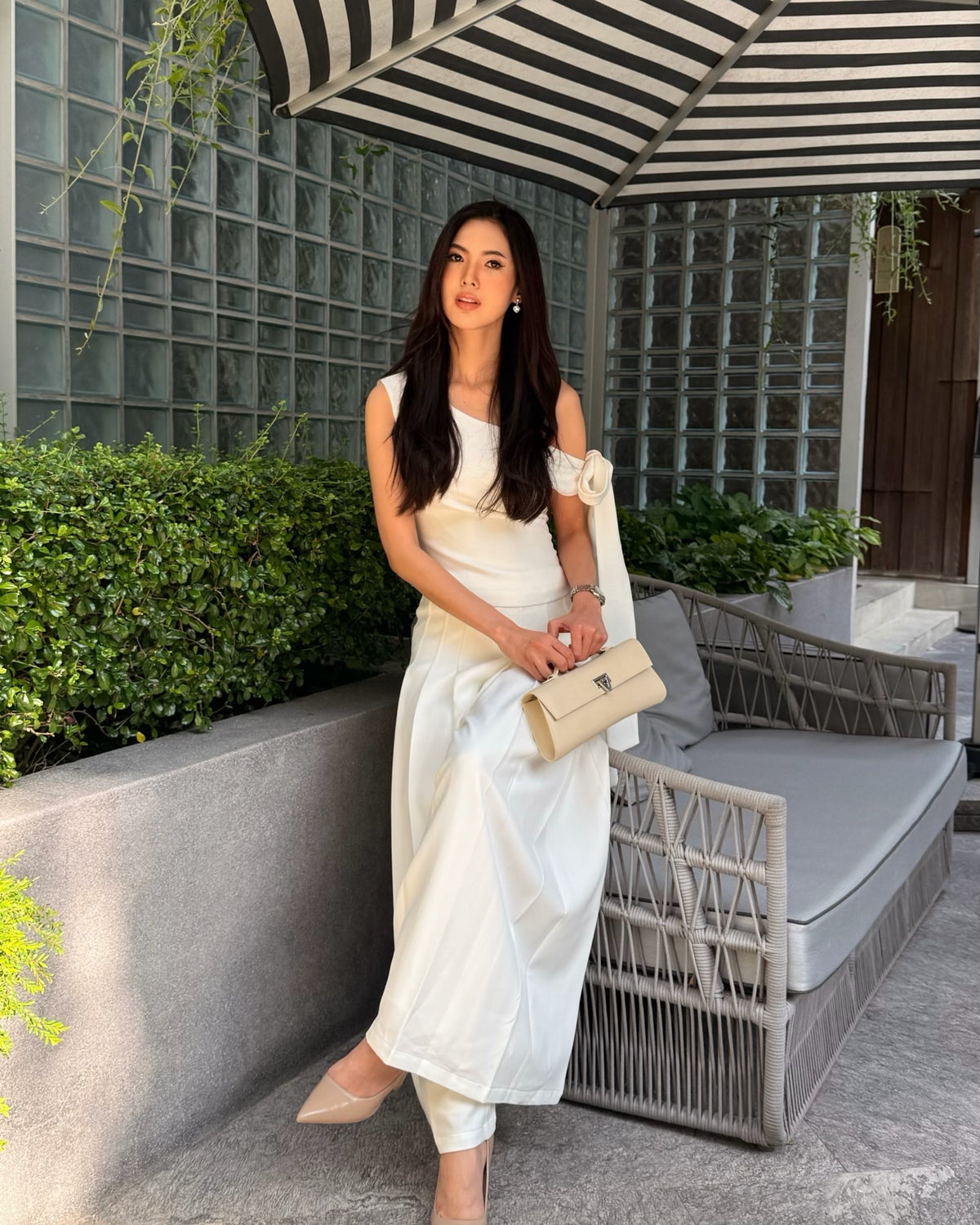 Spotted k. @tanya_tp in Noelle top matching with Essentials Pleated pants (@ravii.essentials) 🤍#rvnoelletop #rvessent...