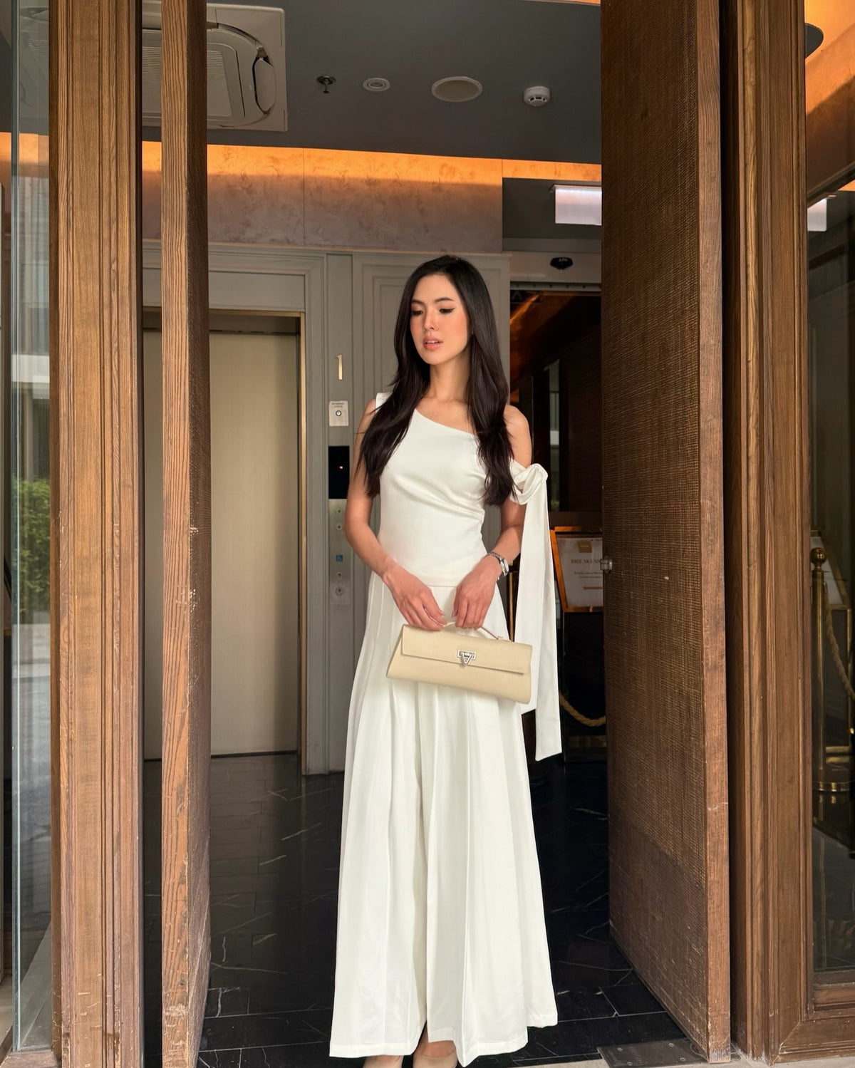 Spotted k. @tanya_tp in Noelle top matching with Essentials Pleated pants (@ravii.essentials) 🤍#rvnoelletop #rvessent...