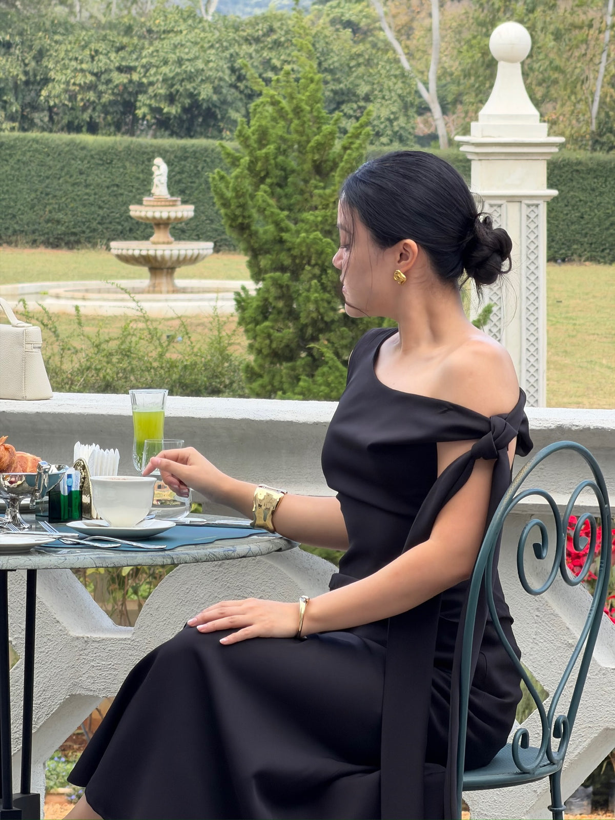 Noelle top matching with Essentials fishtail skirt and Essentials pleated pants 🖤#rvnoelletop #rvessentialsfishtailsk...