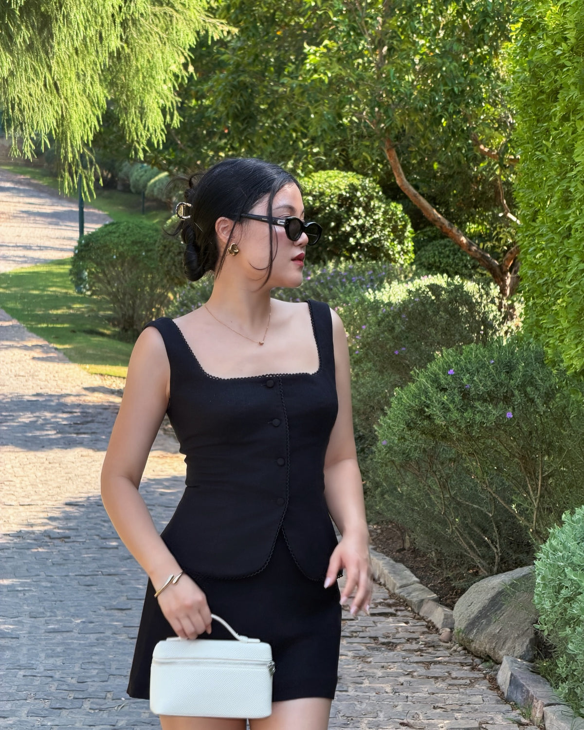 Sophie top in black paired with Sophie lounge pants and Amelie skirt🖤#rvsophietop #rvsophieskirt #rvamelieskirt