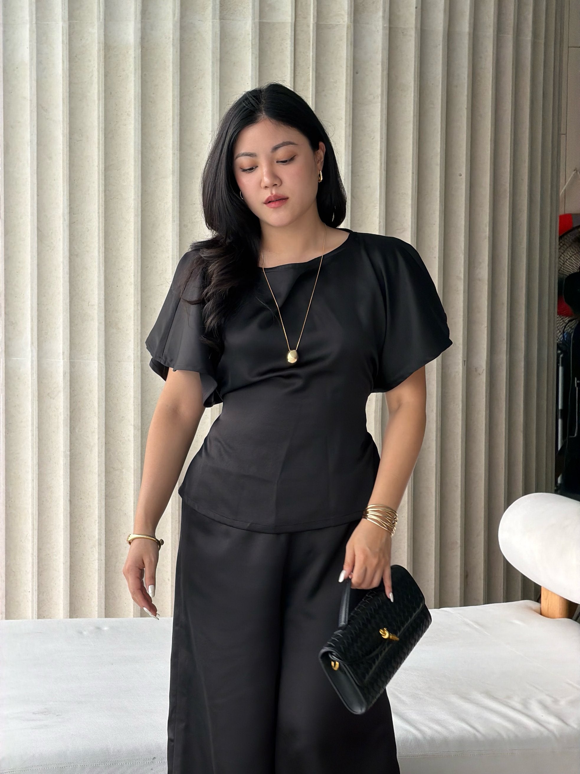 [Pre-Order] Satin Bat Sleeve Top