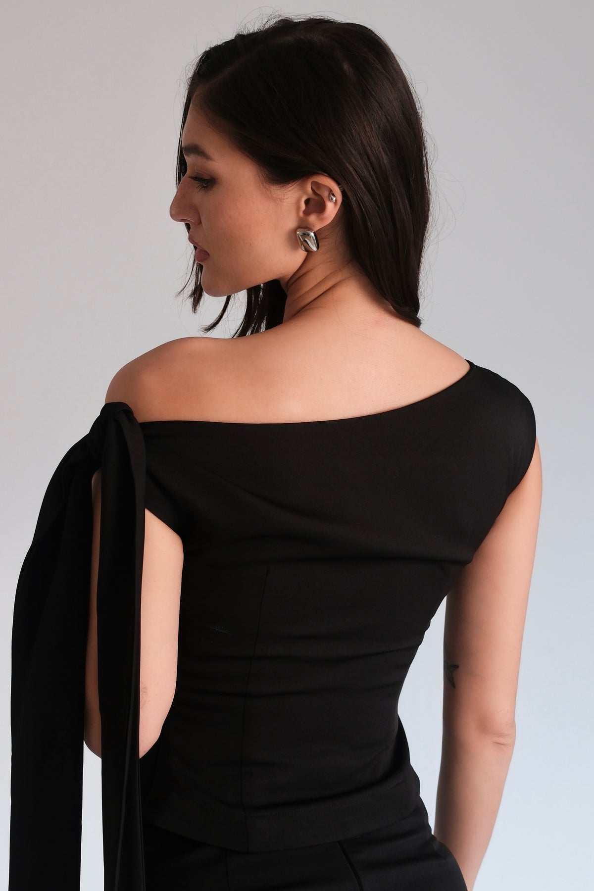 Noelle Bow Top Black