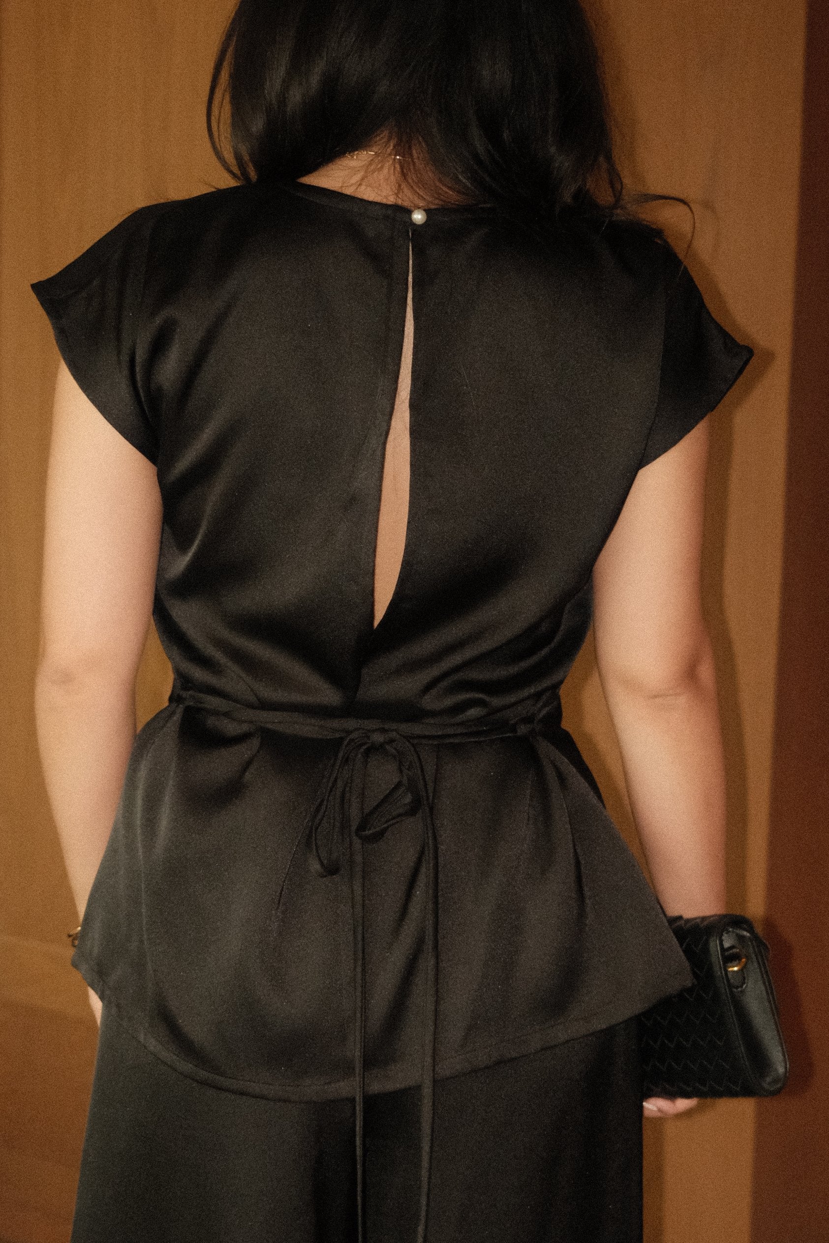 [Pre-Order] Satin Round Neck Top