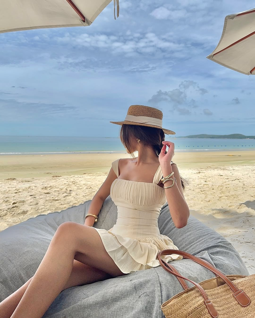 Love how k. @pingvibes styles our best selling Sicily Mini Dress 🤍🐚#rvsicilyminidress 2,990.-