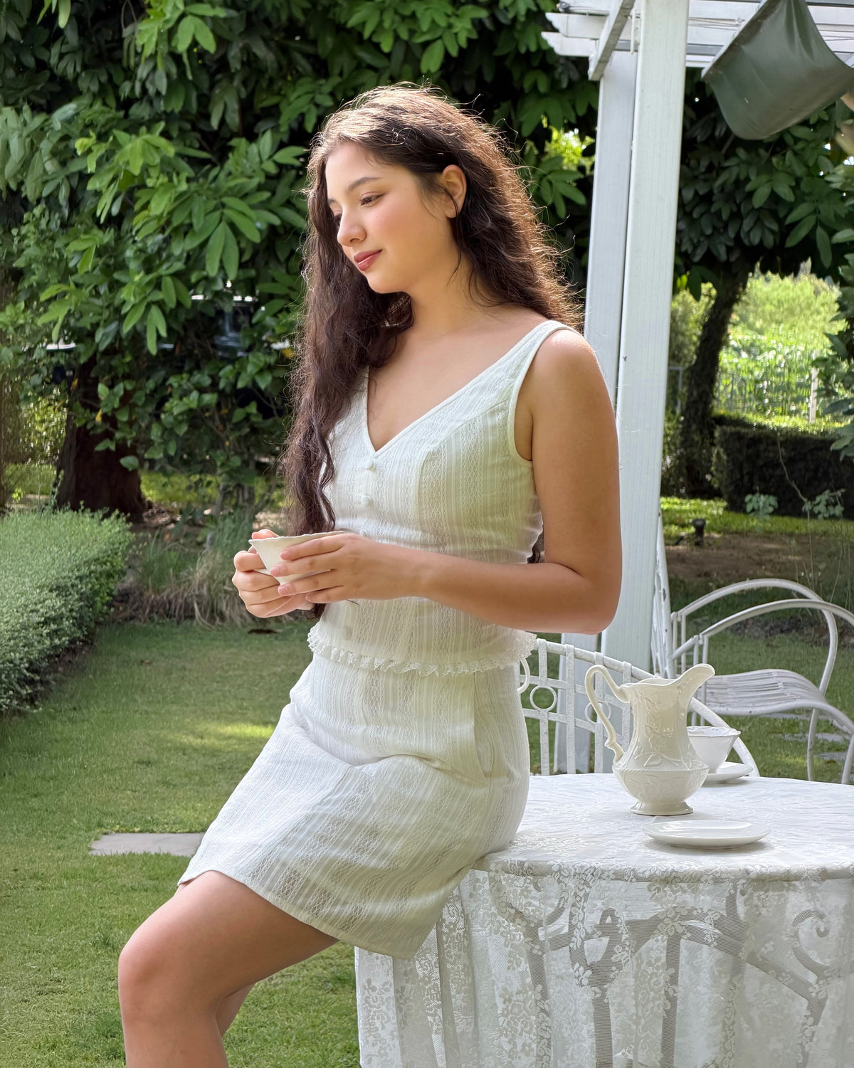 Rosette midi set in white 🤍#rvrosettetop #rvrosettemidiskirt