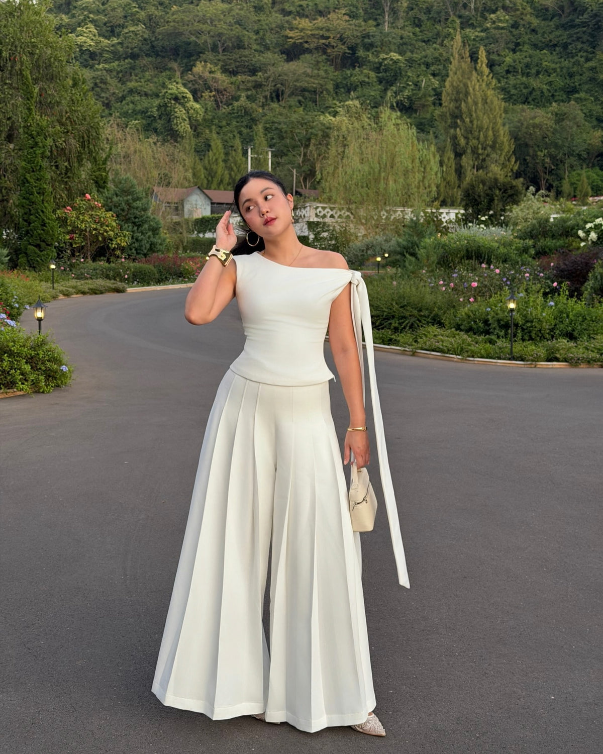 For holiday dinners, quiet nights out, and moments you want to feel beautiful — Noelle top 🤍Matched with 〰️Noelle ski...