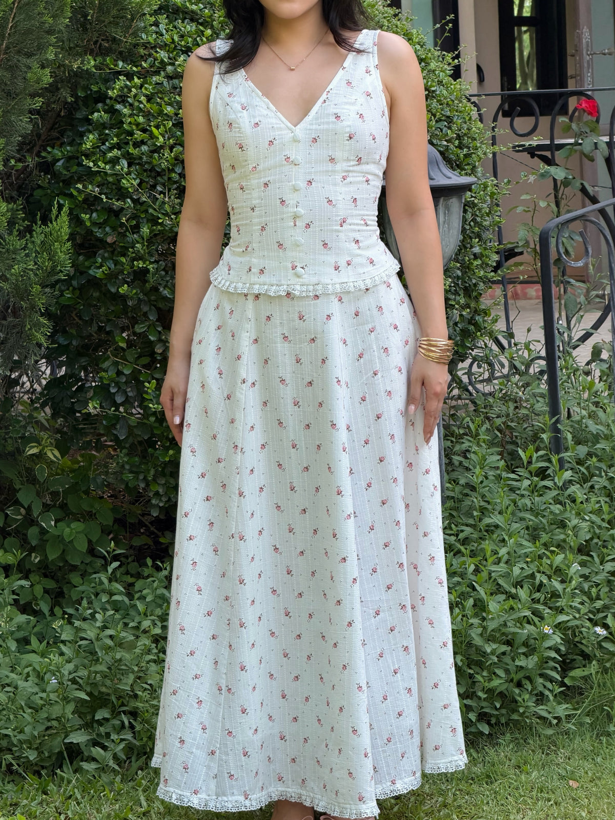 Rosette top paired with Rosette maxi skirt in white floral 🤍🌸#rvrosettetop #rvrosettemaxiskirt