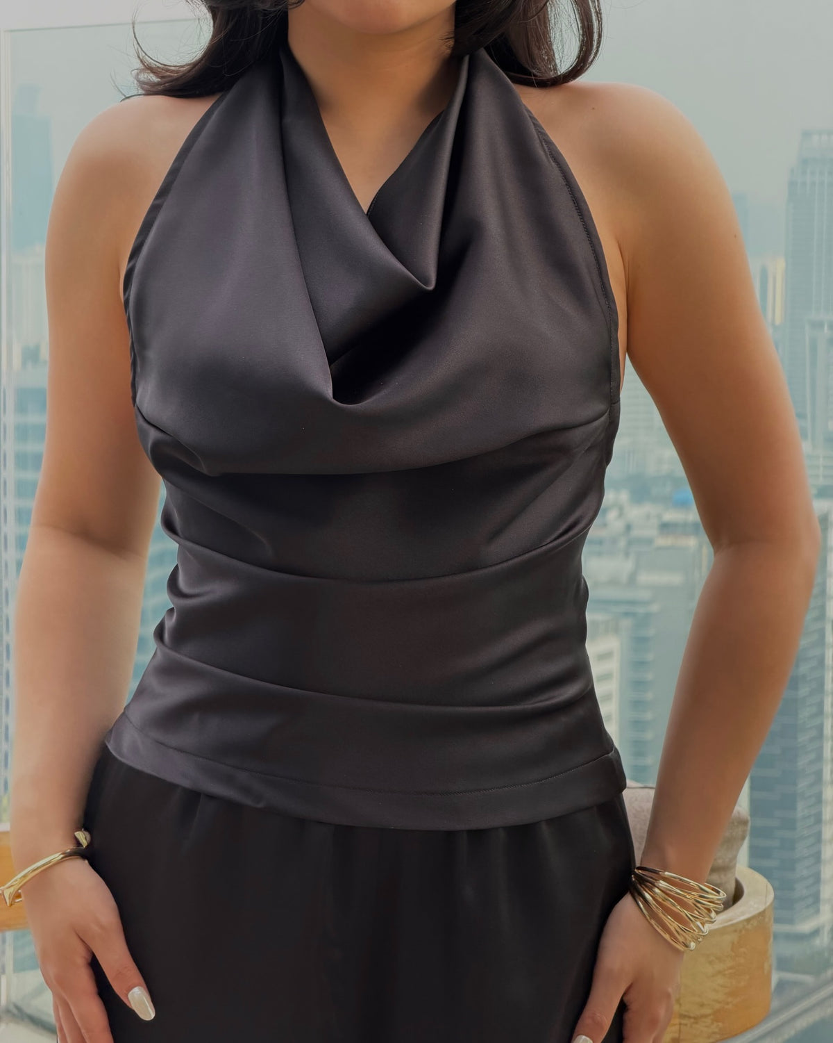 Soft drape. Sharp presence.A black set that hugs gently and flows freely 🖤✨ Satin Cowl neck top〰️ Price: 1,590.-〰️Col...