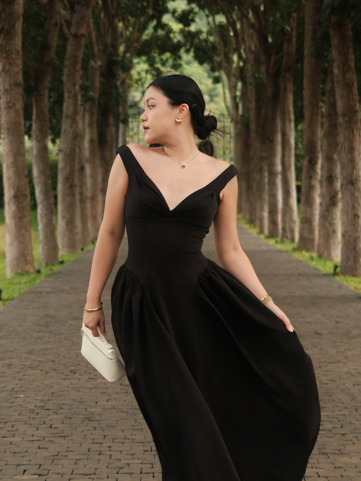 Vivienne maxi dress is now available via Lazada, Shopee 🦋#rvviviennemaxidress