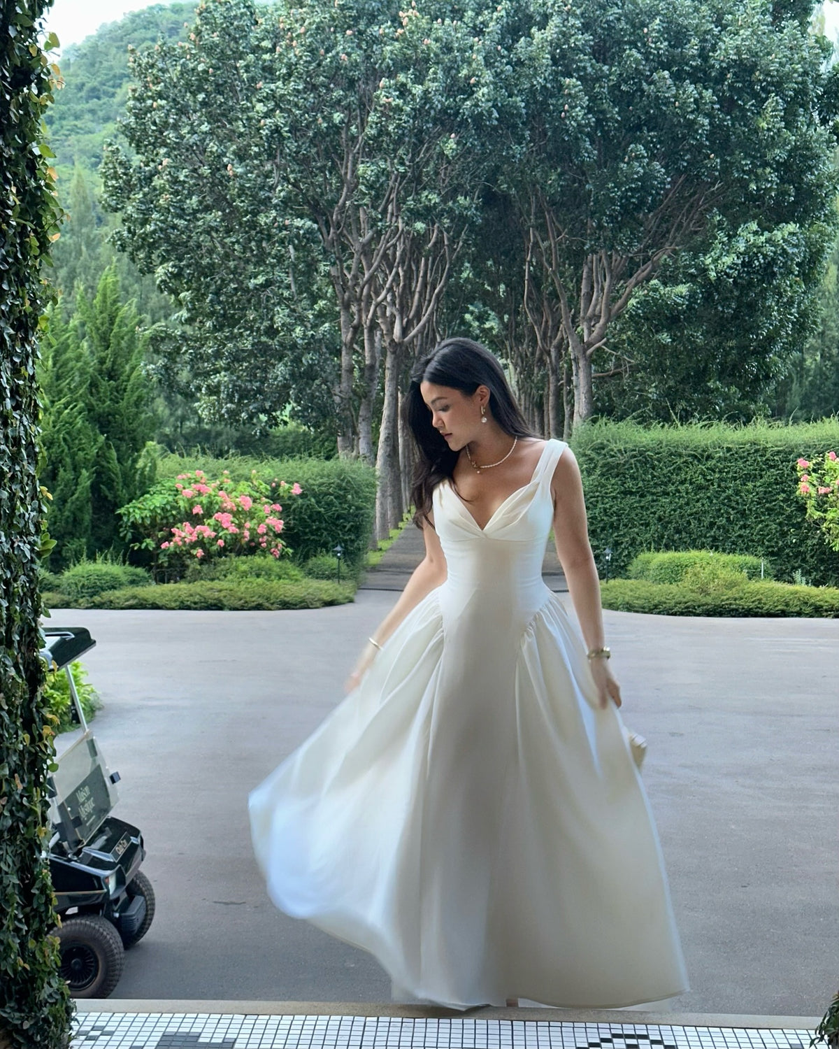 Vivienne maxi dress in white 🤍🦢#rvviviennemaxidress