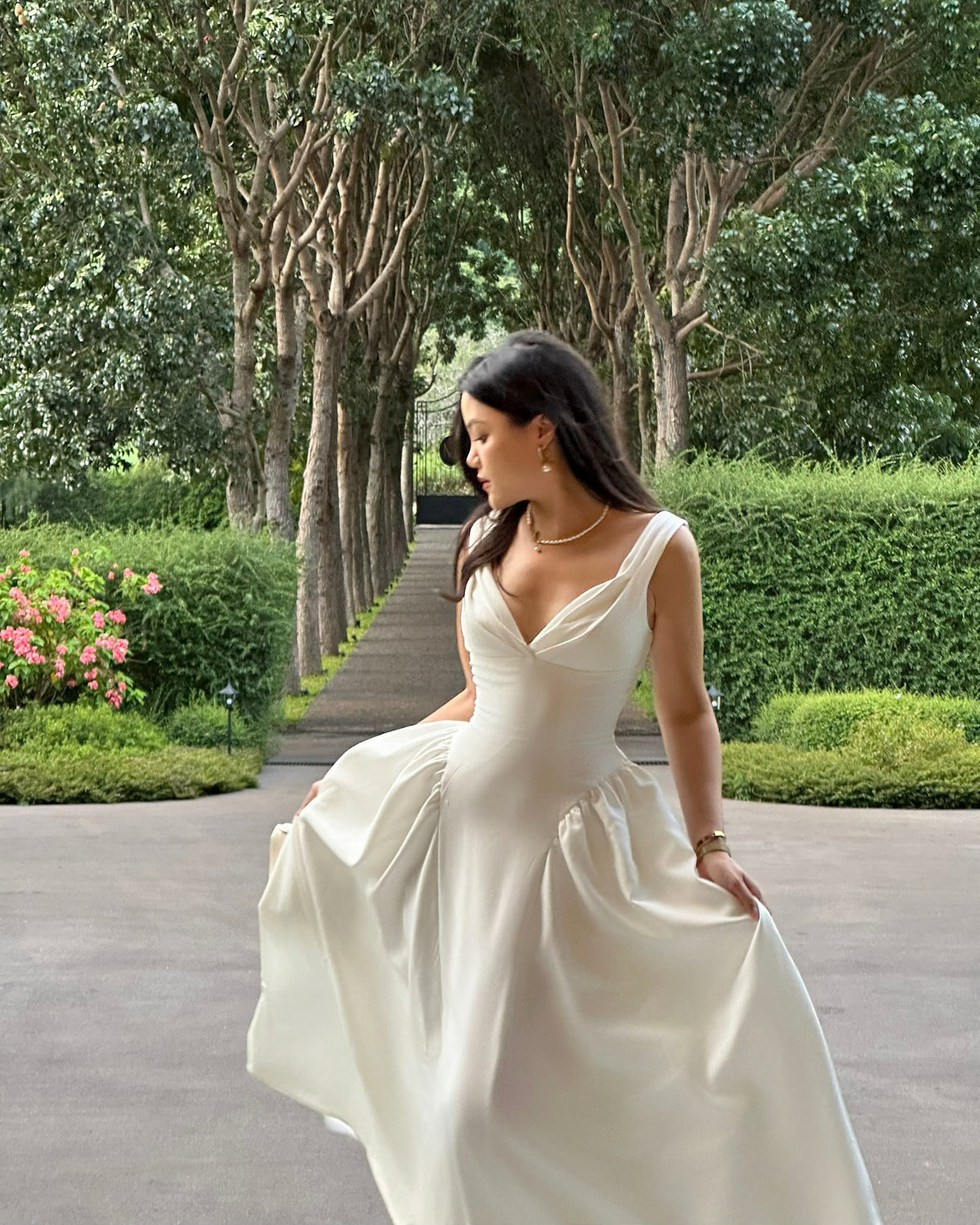 Vivienne maxi dress in white 🤍🦢#rvviviennemaxidress