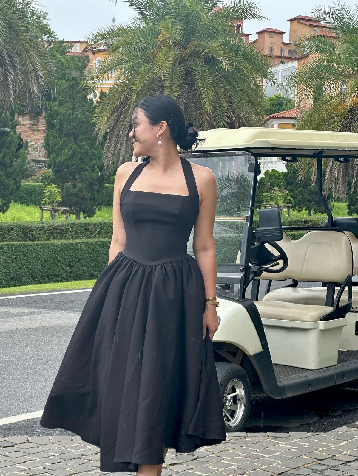 Elodie Maxi Dress in Black — where structure meets softness.A dress that holds its shape yet dances with the breeze. ...
