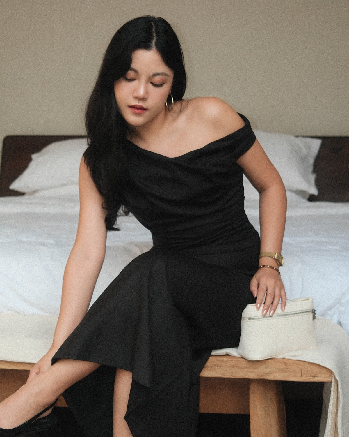 Essential Asymmetric Top—bold, modern, and made to stand out. Because power dressing should never be predictable. 〰️ ...
